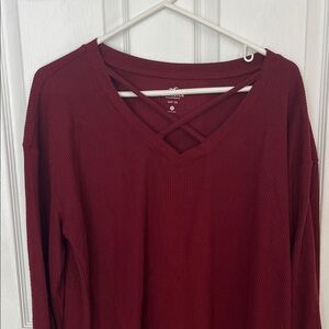 Hollister Merlot V-Neck Easy Tee